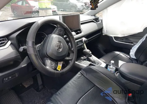 2023 Toyota Rav4 Le z USA, uszkodzony, nr VIN 2T3F1RFV4PC349085